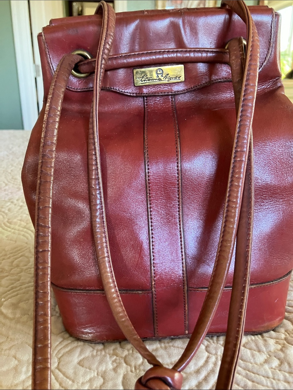 Vintage Etienne Aigner drawstring bucket bag in oxblood/burgundy smooth leather
